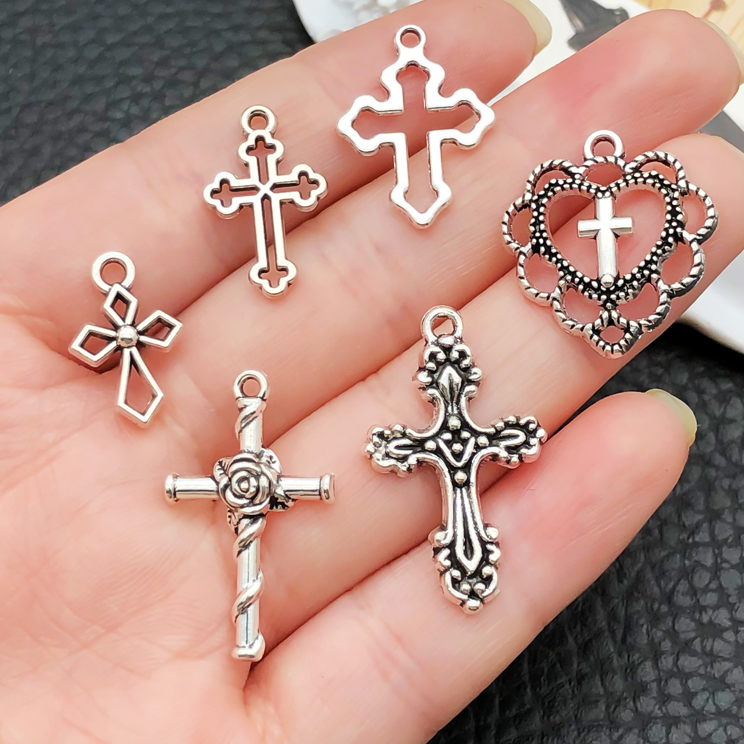 52pcs Assorted Cross Pendants  - Ethnic Fashion Accessories recension och pris
