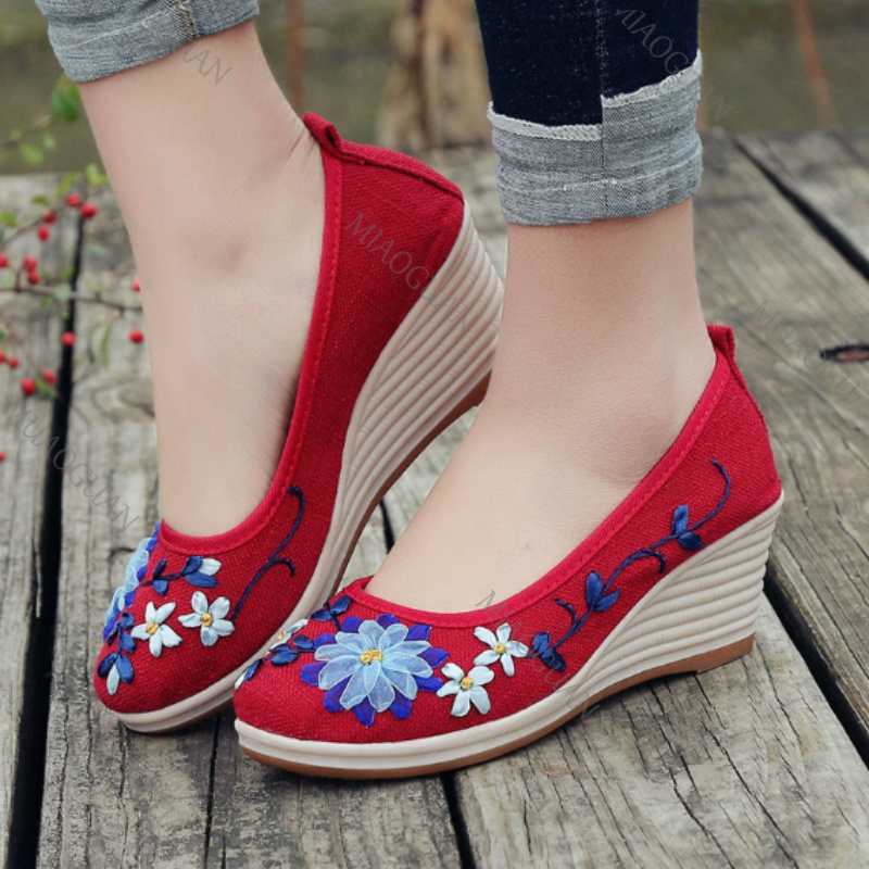 Embroidered Women Comfort Wedg - Ethnic Fashion For Women recension och pris